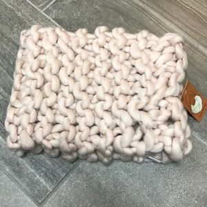 Ivory Chunky Woven Infinity Neck Warmer-NWT